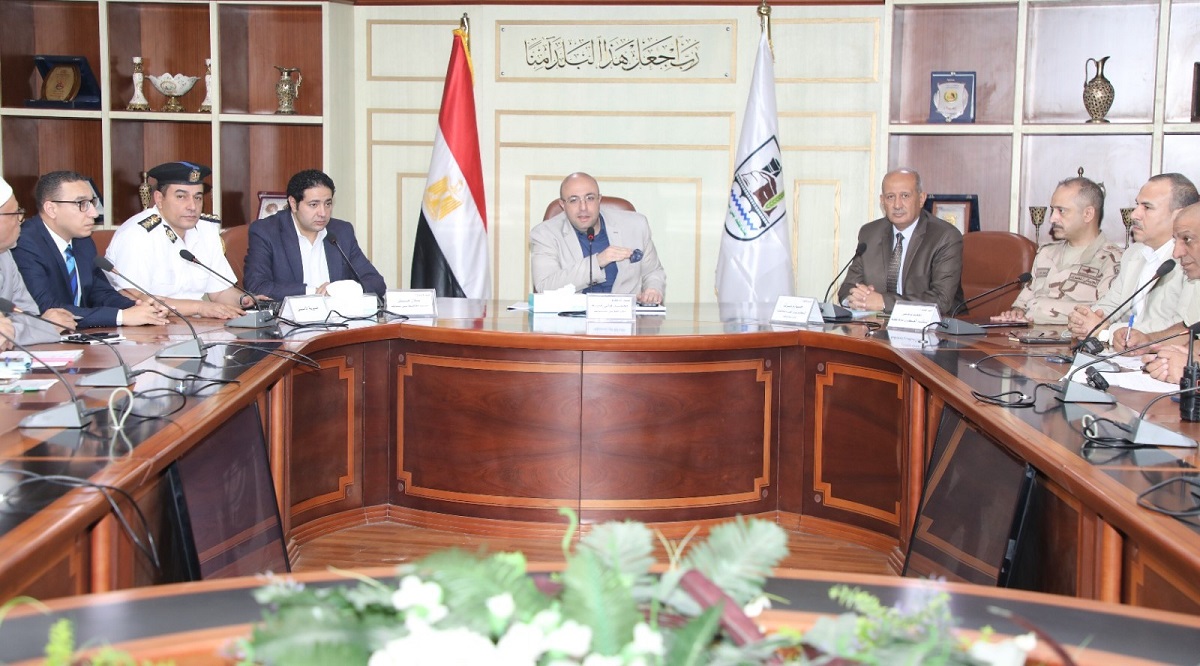 مناقشة استعدادات الأجهزة التنفيذية لجولة إعادة الشيوخ